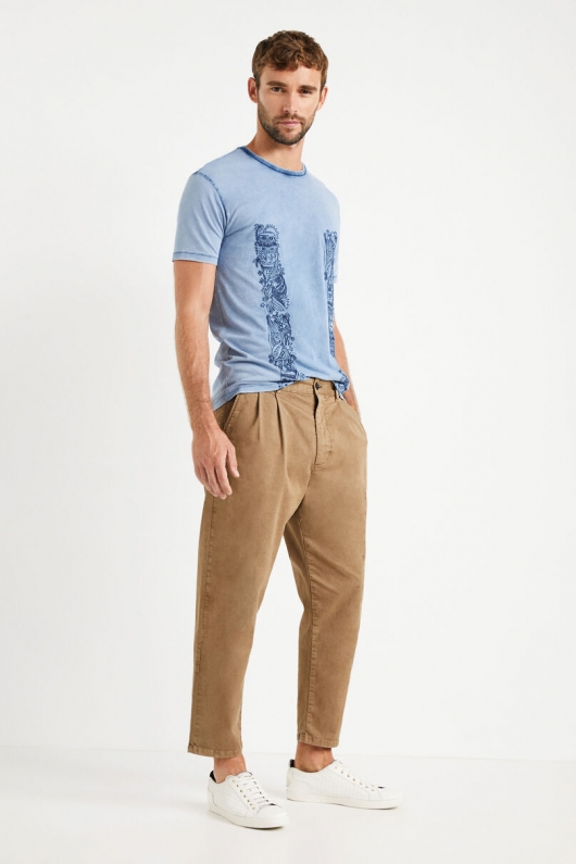Pantaloni chino bej cu mesaje imprimate