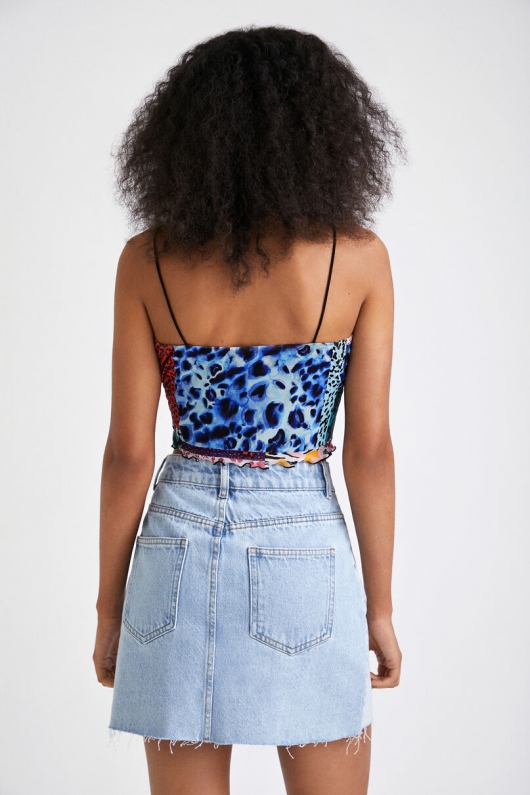 Top scurt multicolor cu imprimeu patchwork