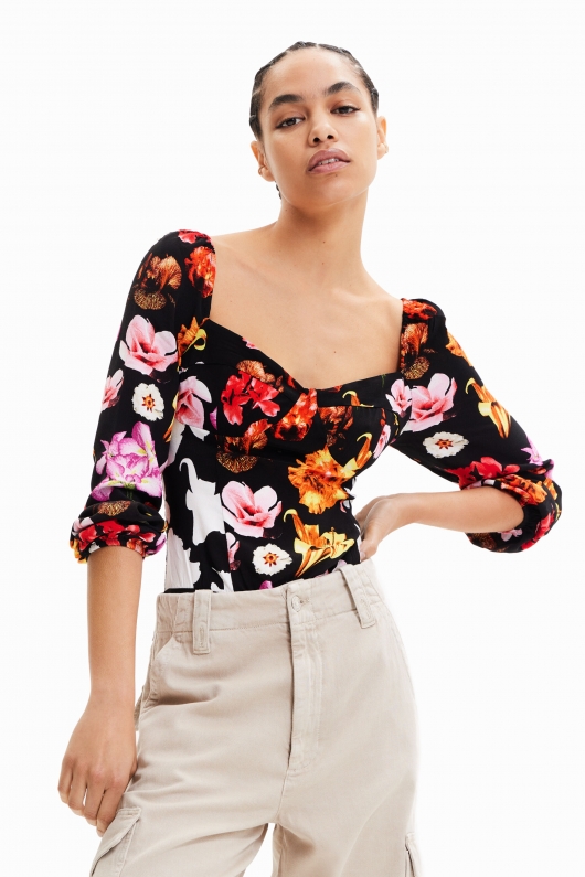 Body cu print floral și mâneci bufante
