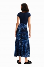 Rochie midi albastră cu imprimeu leopard și decupaj