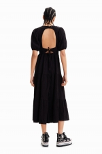 Rochie midi neagră cu mâneci bufante