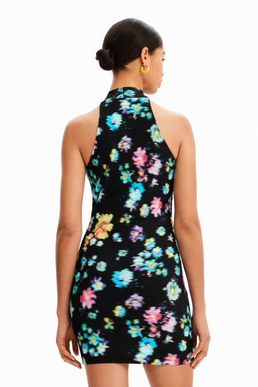 Rochie mini neagră cu print floral și guler halter