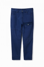 Pantaloni denim albastru închis cu croială relaxată