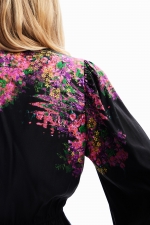 Bluză neagră petrecută cu print floral