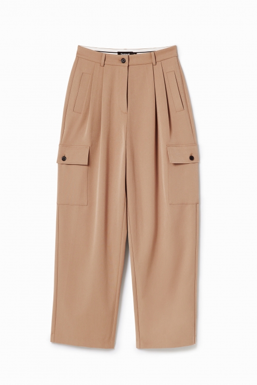 Pantaloni bej largi cu buzunare cargo