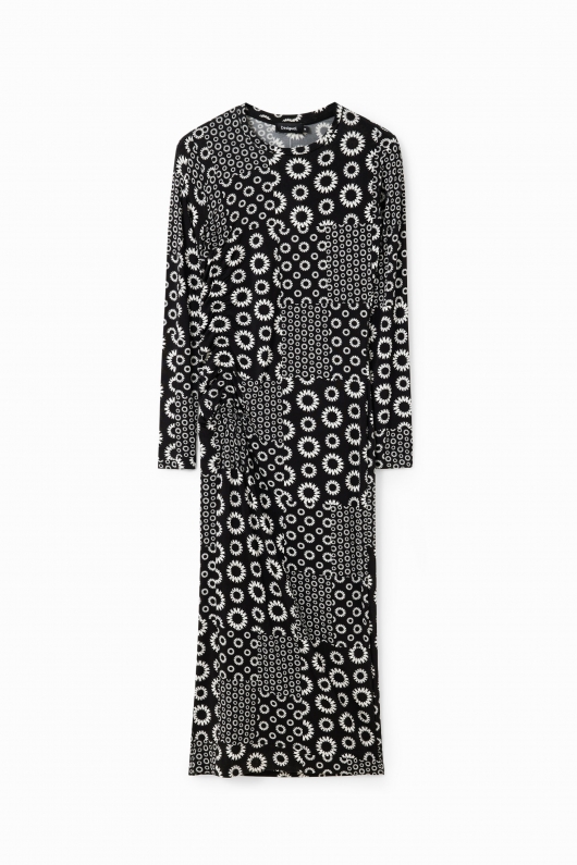Rochie neagră mulată cu broderie geometrică