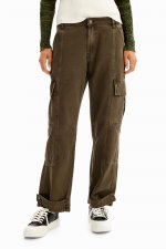 Jeans cargo kaki cu croială dreaptă și buzunare maxi
