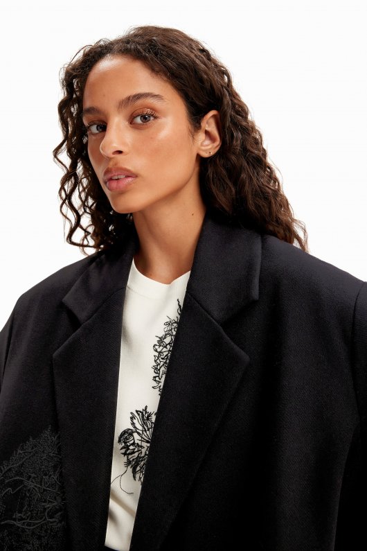 Palton scurt negru cu broderie florală oversize