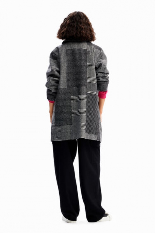 Palton lung oversize cu carouri multicolore