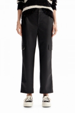 Pantaloni cargo negri din piele ecologică