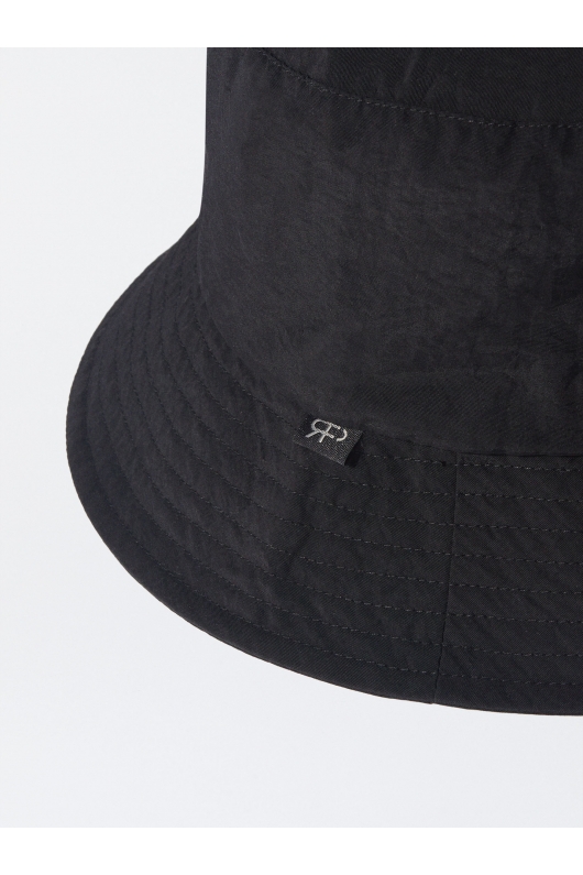 Pălărie bucket neagră waterproof cu boruri largi