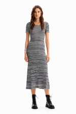 Rochie lungă gri tricot cu efect de dungi
