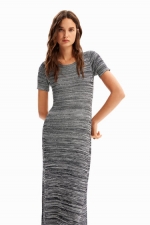 Rochie lungă gri tricot cu efect de dungi