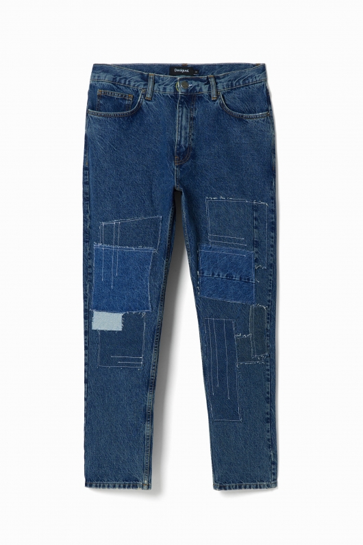 Pantaloni denim albaștri carrot-fit cu tiv franjurat