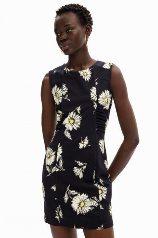 Rochie mini neagră mulată cu margarete