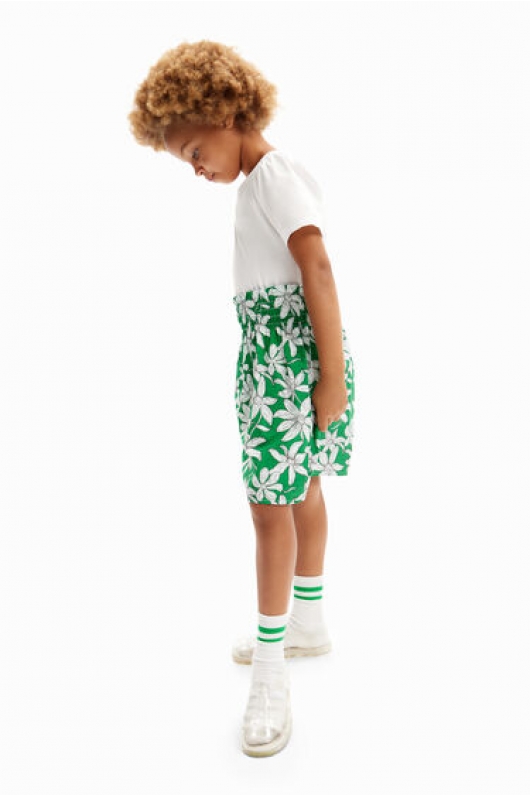 Rochie albă scurtă cu print floral verde