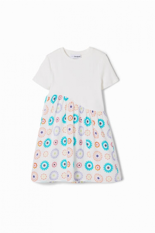 Rochie albă scurtă cu fustă tulle geometrică