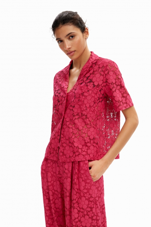 Cămașă fucsia din dantelă florală cu nasturi