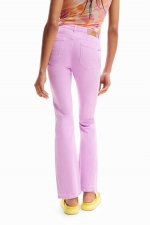Pantaloni denim lila skinny evazați satinati