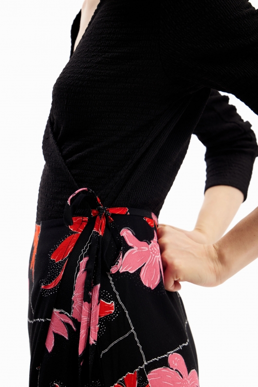 Rochie neagră midi cu print floral și cordon