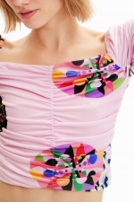 Bluză cropped roz cu imprimeu multicolor