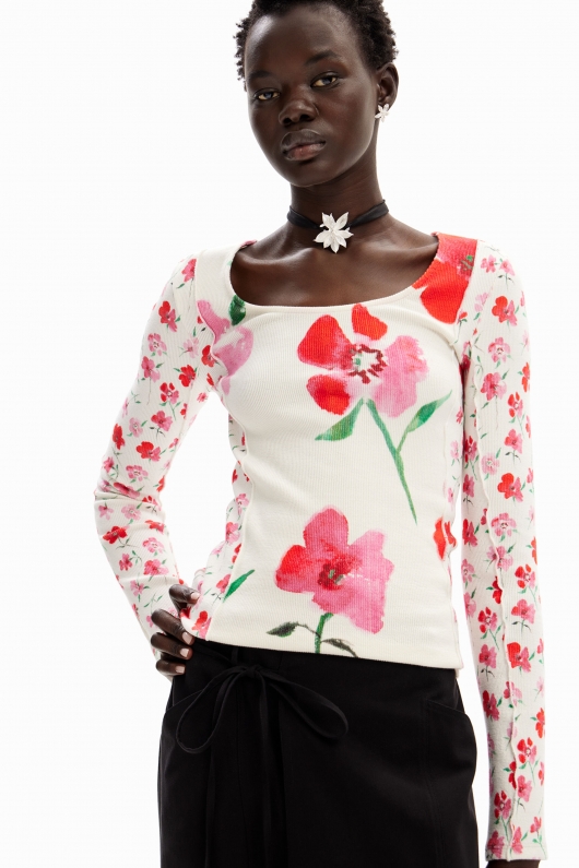 Bluză albă mulată cu imprimeu floral