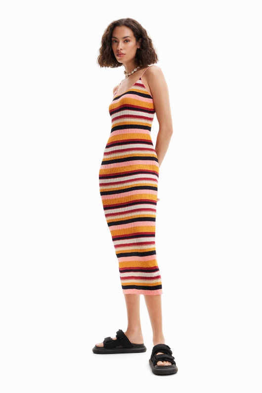 Rochie midi tricotată cu dungi multicolore