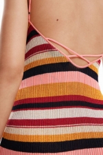 Rochie midi tricotată cu dungi multicolore