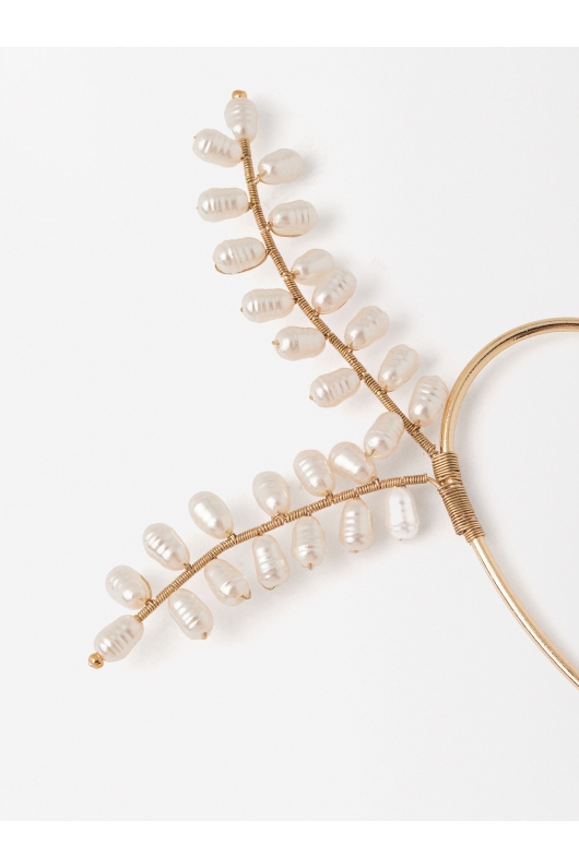Cuff auriu elegant cu perle și frunze