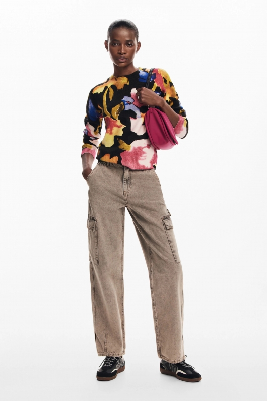 Pulover multicolor cu imprimeu floral și guler