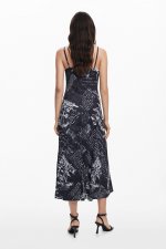 Rochie neagră midi cu fustă plisată imprimată