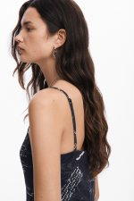 Rochie neagră midi cu fustă plisată imprimată
