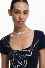 Rochie neagră casual cu imprimeu fluturi