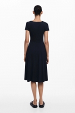 Rochie neagră casual cu imprimeu fluturi