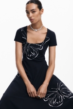 Rochie neagră casual cu imprimeu fluturi