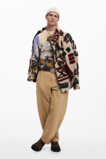 Pantaloni bej casual cu talie elastică și buzunare