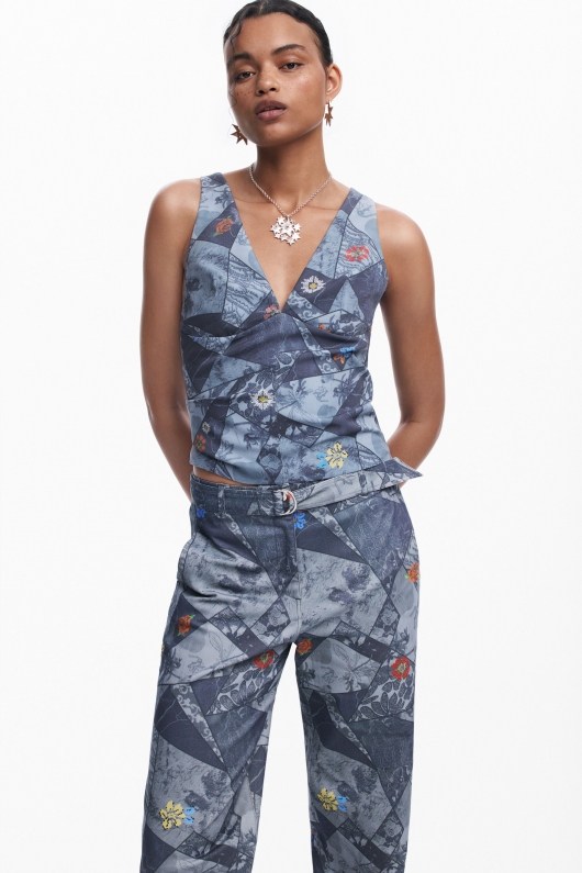 Top casual multicolor cu flori brodate