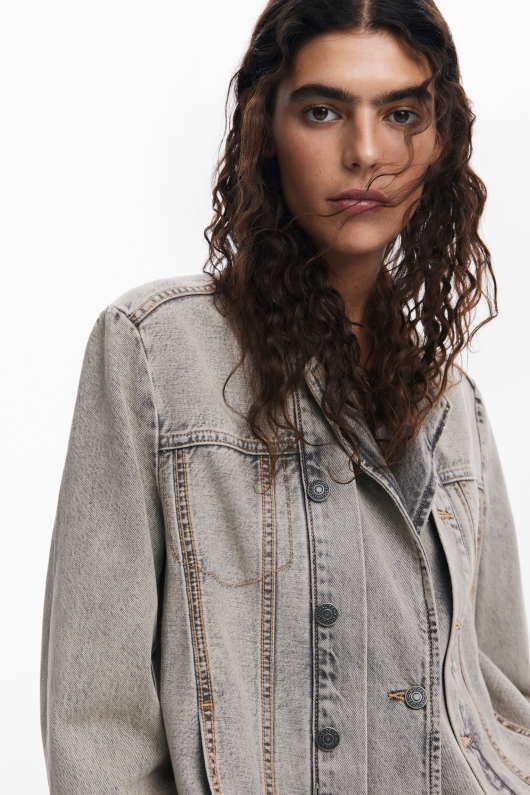 Jachetă denim gri cu efect uzat și croi cămașă