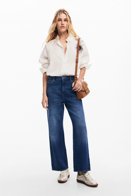 Pantaloni denim albastru cu broderie florală