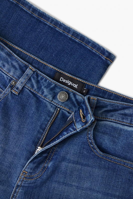 Pantaloni denim albastru cu broderie florală