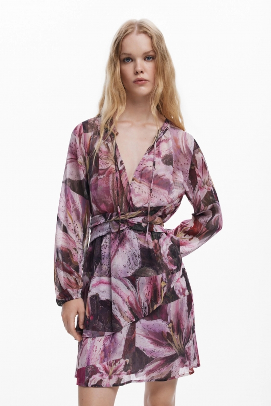 Rochie midi vaporoasă cu print floral și volane