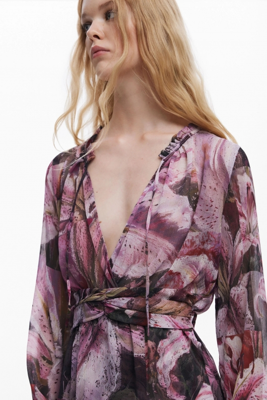 Rochie midi vaporoasă cu print floral și volane