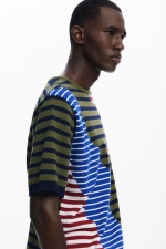 Tricou tricot multicolor cu dungi asimetrice