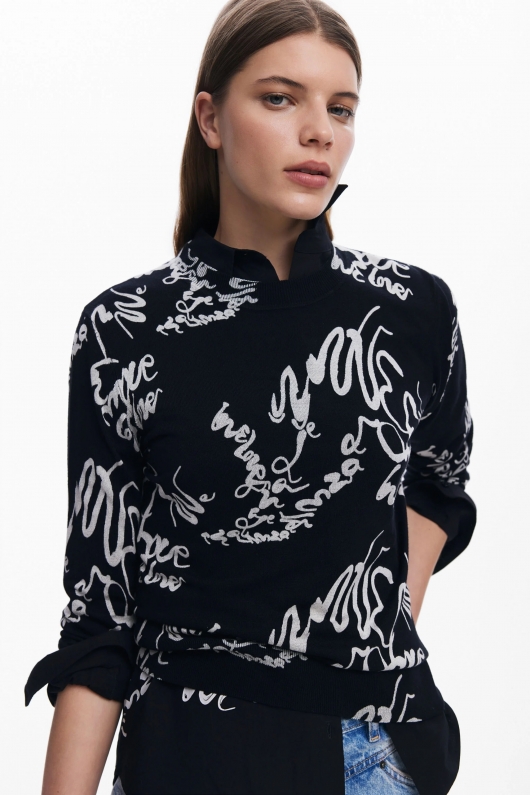 Pulover negru slim cu print artistic
