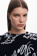 Pulover negru slim cu print artistic