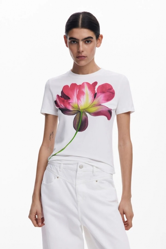 Tricou alb mulat cu imprimeu floral mare