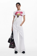 Tricou alb mulat cu imprimeu floral mare