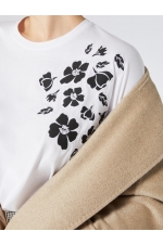 Tricou alb cu broderie florală și mâneci kimono