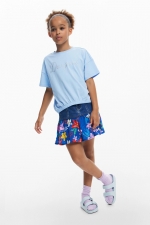 Tricou bleu cu mâneci scurte și decolteu rotund