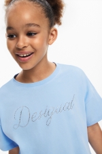 Tricou bleu cu mâneci scurte și decolteu rotund